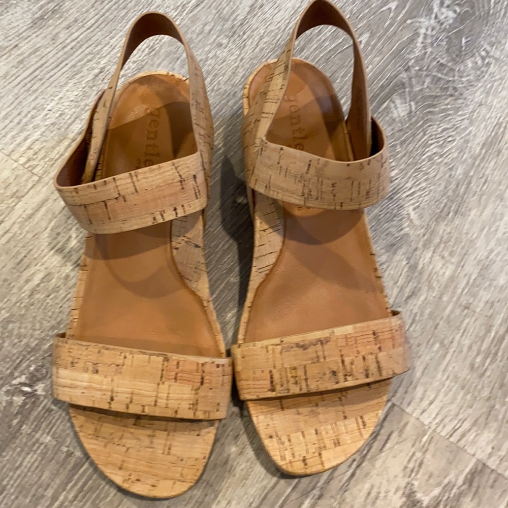 Gentle souls by Kenneth Cole “Gisele” slingback